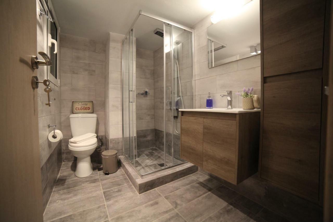 Ports Crossroad B Apartment Piraeus Exterior photo
